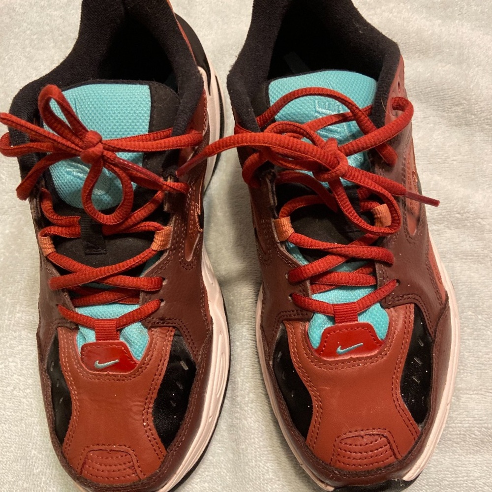Women’s sneakers